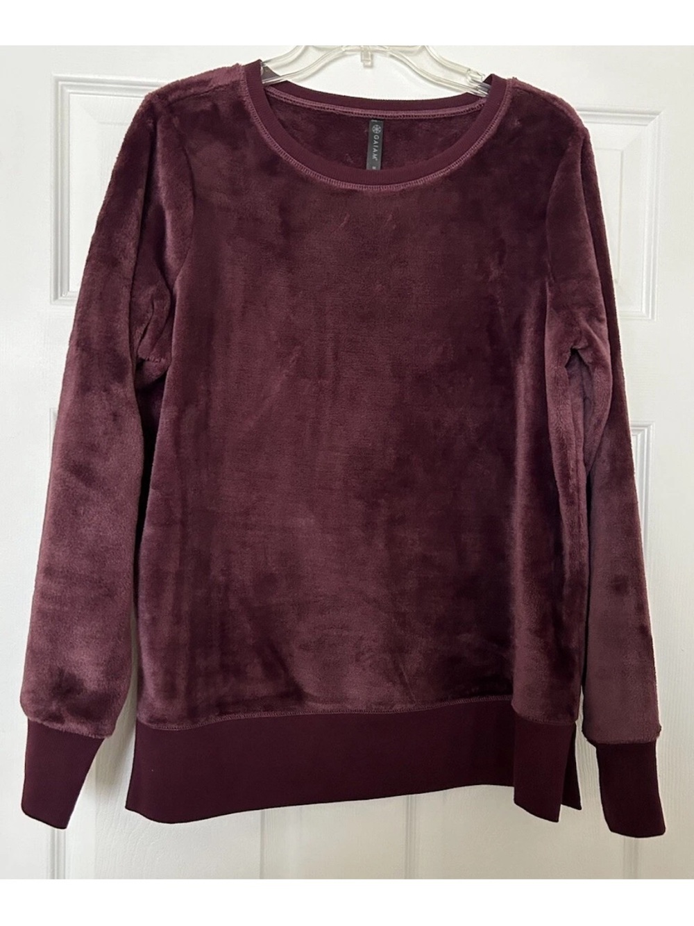 Gaiam Wine Fleece Plush Cozy Velour Sweatshirt Size M
